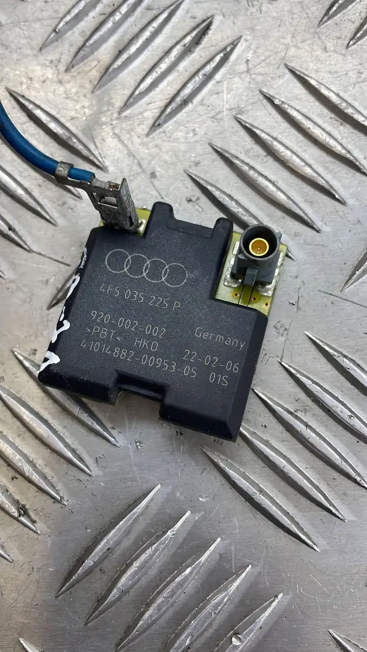 Audi A6 S6 C6 4F (2004 - 2008) 4F5035225P Усилитель антенны — фото 2