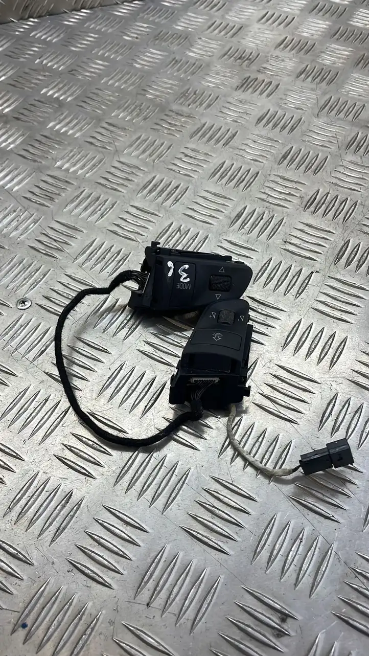 Audi A6 S6 C6 4F (2004 - 2008) 4F0951527A Кнопки на рулевом колесе — фото 1