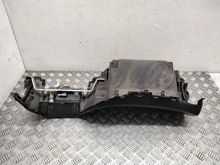 Subaru Forester SH (2008 - 2013) 66055FG030 Вещевой ящик — фото 2
