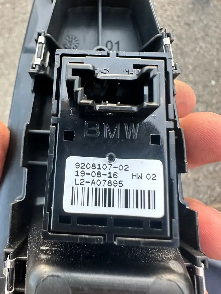 BMW 2 F46 (2015 - ) 9208107 Блок кнопок стеклоподъемников — фото 3