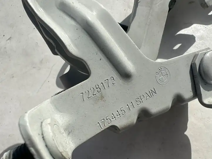 BMW 6 F12 F13 (2010 - 2018) 7228173 Петли крышки багажника — фото 3