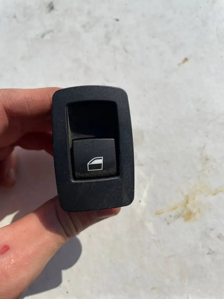 BMW 3 E90 E91 (2005 - 2012) 9208106 Кнопка стеклоподъемников — фото 1