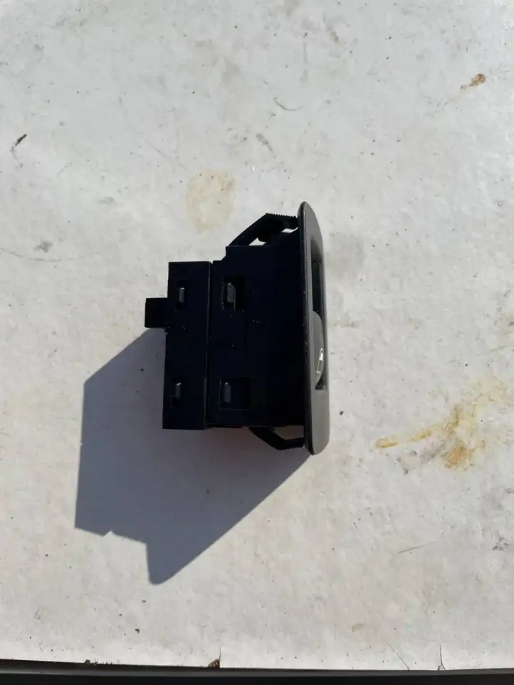 BMW 3 E90 E91 (2005 - 2012) 9208106 Кнопка стеклоподъемников — фото 3
