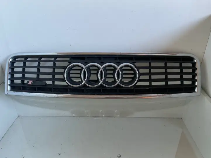 Audi A4 S4 B6 8E 8H (2000 - 2006) 8E0853651F Передняя решетка — фото 1