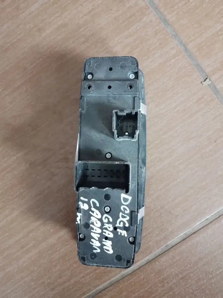 Dodge Grand Caravan (2007 - 2020) 68110871AA Кнопка стеклоподъемников — фото 3