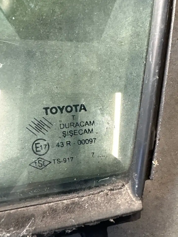 Toyota Corolla Verso AR10 (2004 - 2009) 43R00097 Форточка двери — фото 2