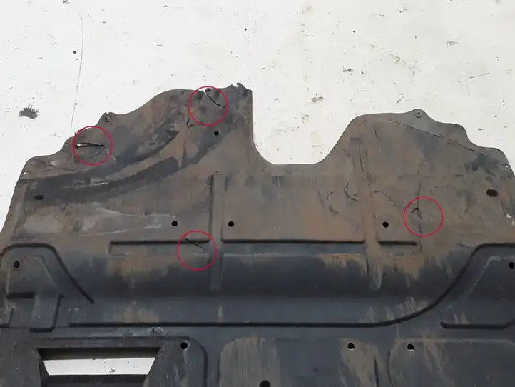 Audi A1 (2010 - 2014) 6R0825235A Защита двигателя — фото 3