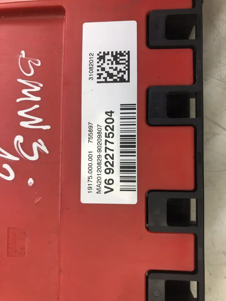 BMW 3 F30 F35 F31 (2012 - 2018) 921450602 Плюсовой провод аккумулятора — фото 4