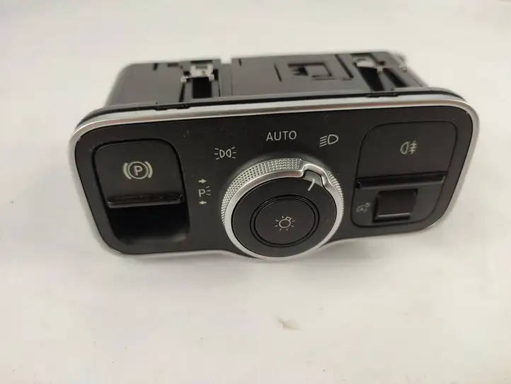 Mercedes-Benz A W177 AMG (2018 - ) A2479052902 Включатель фонарей — фото 1