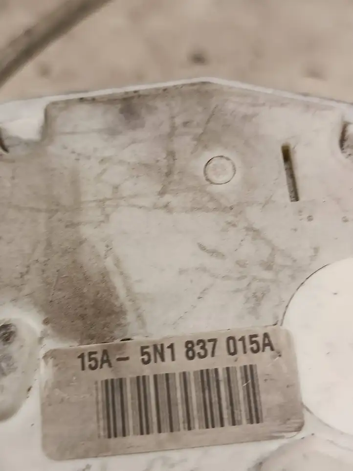 Seat Ibiza IV (6J,6P) (2008 - 2017) 5N1837015A Замок ручки двери — фото 5