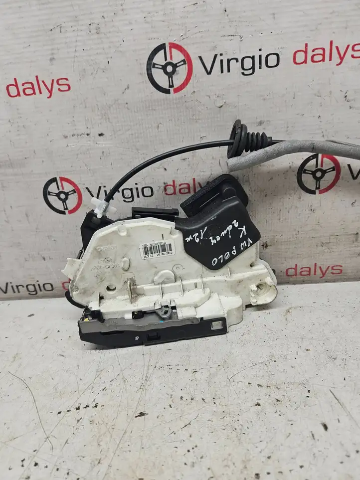 Volkswagen Polo V 6R (2009 - 2015) 5K1837015D Замок ручки двери — фото 1