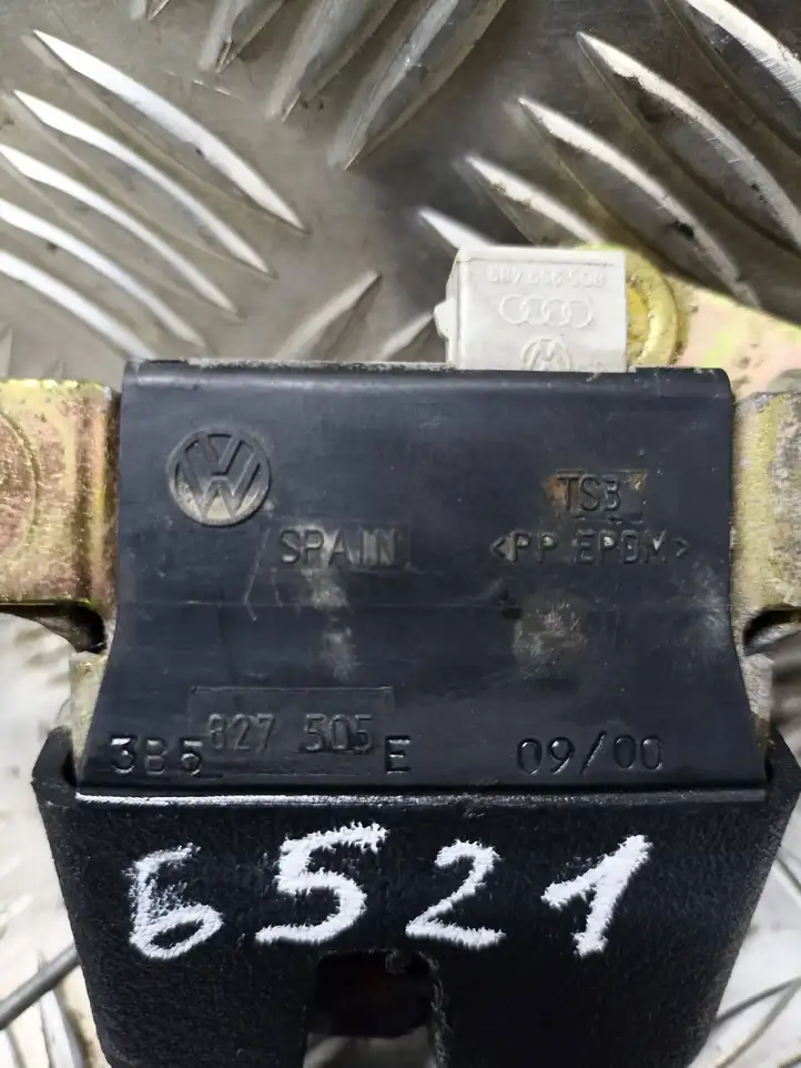 Volkswagen PASSAT B5 (1997 - 2000) 3B5827505E Замок крышки багажника — фото 2