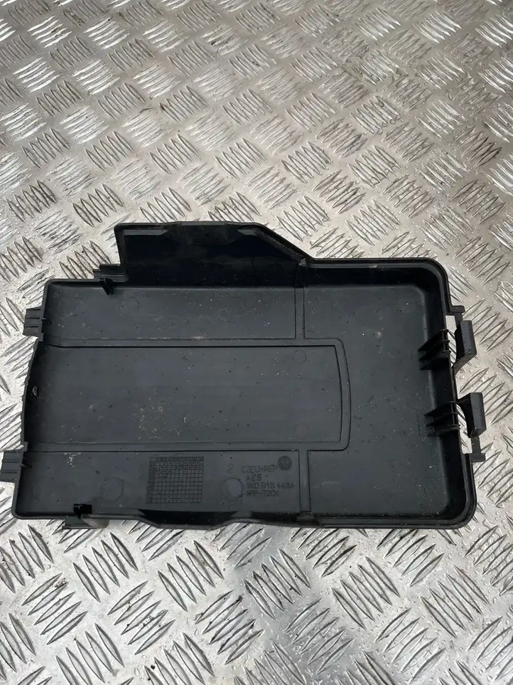 Volkswagen Golf Plus (2004 - 2008) 1K0915443A Крышка ящика аккумулятора — фото 2
