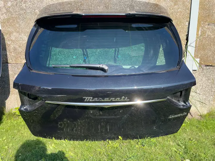 Maserati Levante (2017 - ) Крышка багажника — фото 1