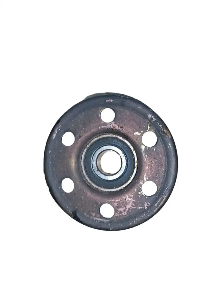 Toyota Avensis Verso (2001 - 2004) Прочие детали моторного отсека — фото 1