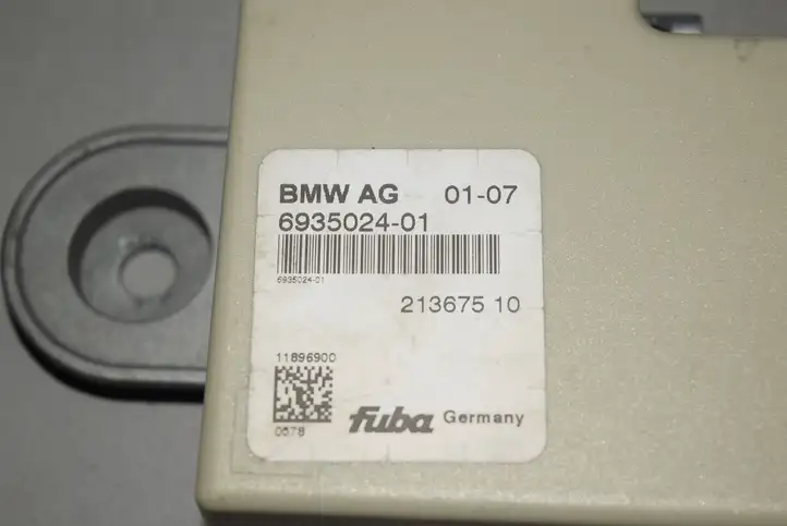 BMW 5 E60 E61 (2004 - 2010) 6935024 Усилитель антенны — фото 4