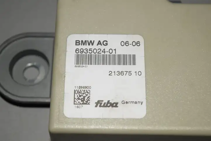 BMW 5 E60 E61 (2004 - 2010) 6935024 Усилитель антенны — фото 3