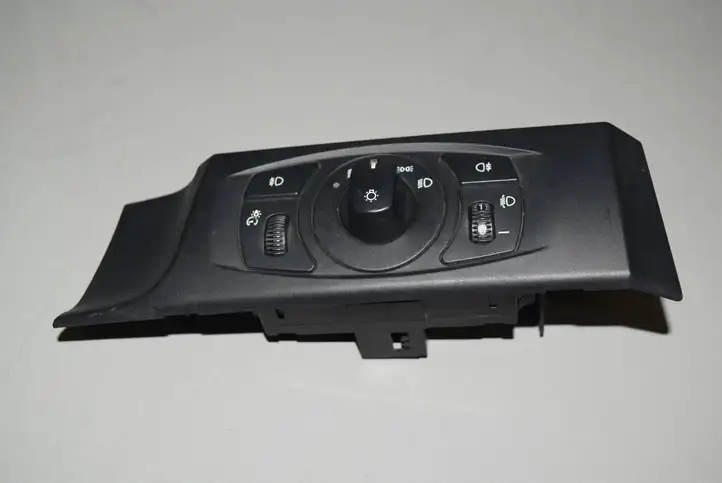 BMW 5 E60 E61 (2004 - 2010) 6925295 Включатель фонарей — фото 2