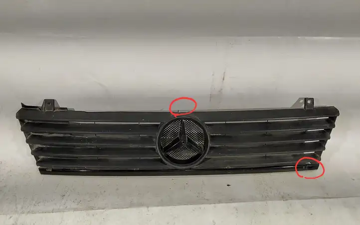 Mercedes-Benz Vito Viano W638 (1996 - 2003) A6388880415 Передняя решетка — фото 1