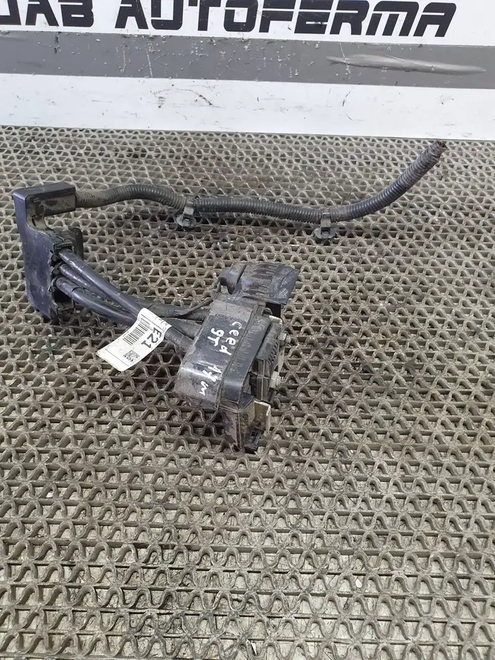 Kia Ceed (2015 - 2018) 91851A2210 Плюсовой провод аккумулятора — фото 4