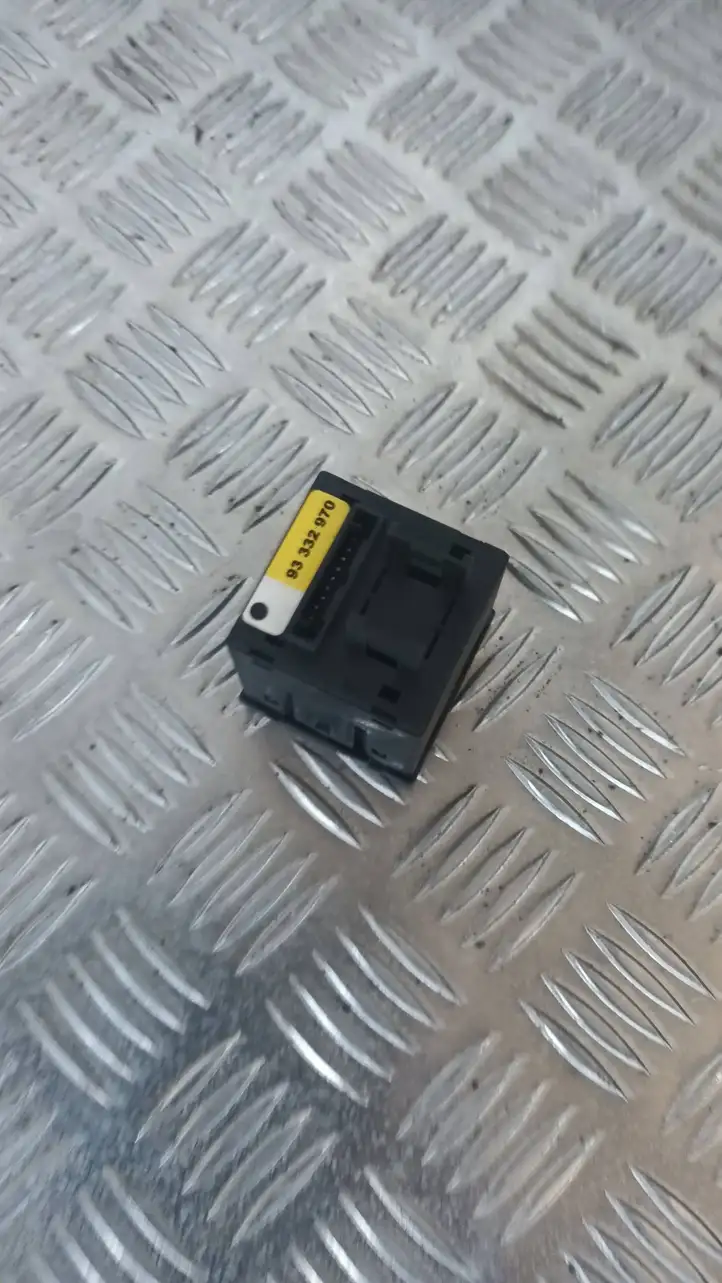 Opel Meriva A (2002 - 2006) 93332970 Включатель аварийных фонарей — фото 3