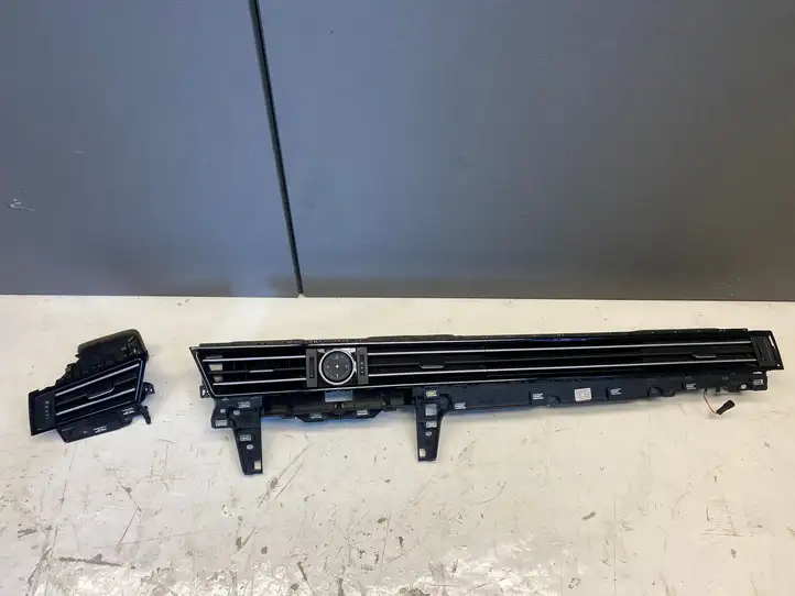 Volkswagen PASSAT B7 (2011 - 2014) 3G1858416 Центральный воздушный дефлектор — фото 1
