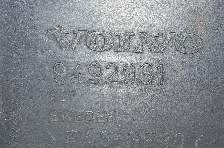 Volvo V70 (2000 - 2004) 9492961 Облицовка радиатора — фото 2