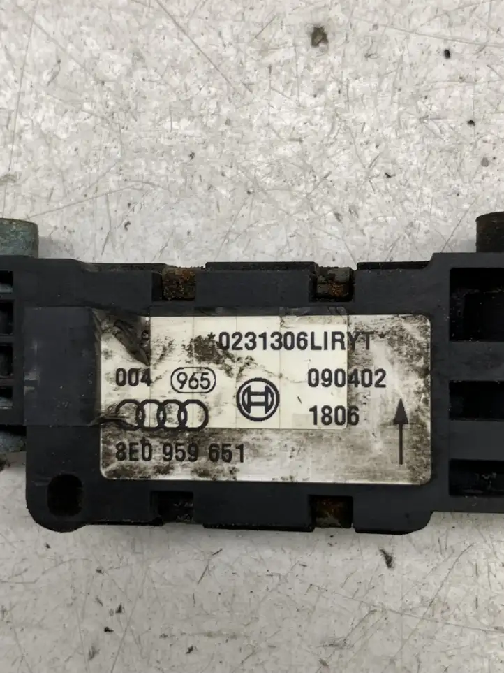 Audi A4 S4 B6 8E 8H (2000 - 2006) 8E0959651 Датчик удара SRS — фото 3
