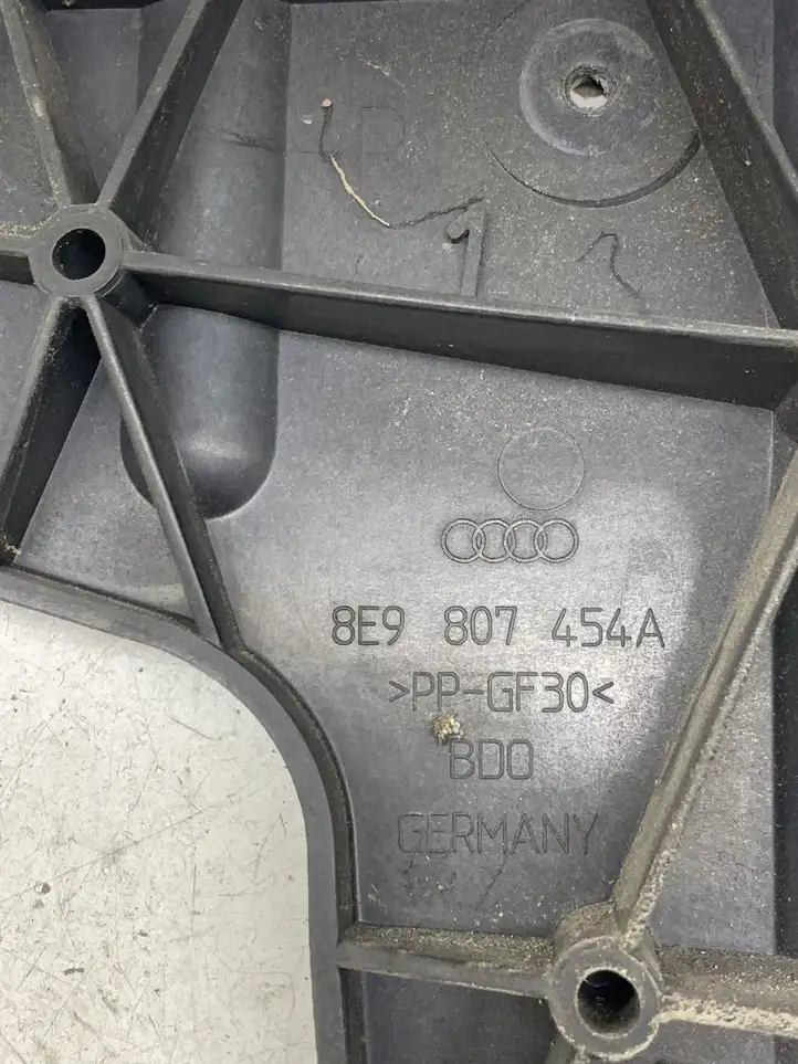 Audi A4 S4 B7 8E 8H (2004 - 2009) 8E9807454A Кронштейн заднего бампера — фото 3