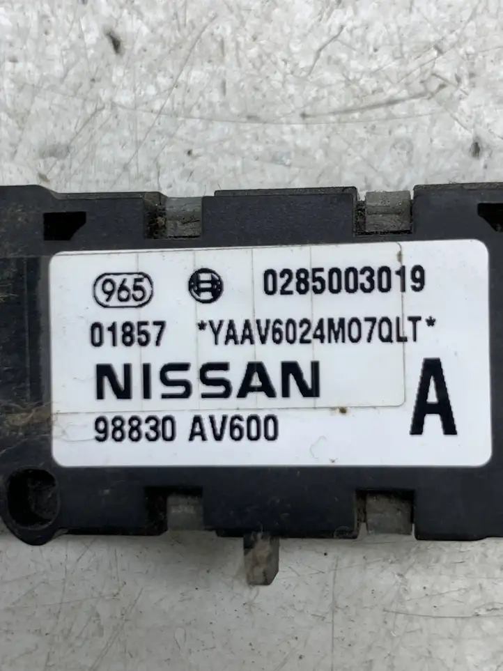 Nissan Primera (2001 - 2008) 98830AV600 Датчик удара SRS — фото 3
