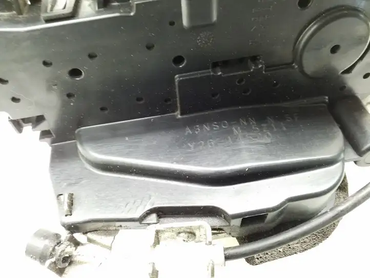 Nissan Leaf I (ZE0) (2010 - 2017) Y2614520 Замок задней двери — фото 3