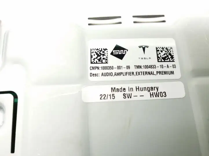 Tesla Model X (2015 - 2021) 100035000109 Усилитель звука — фото 2