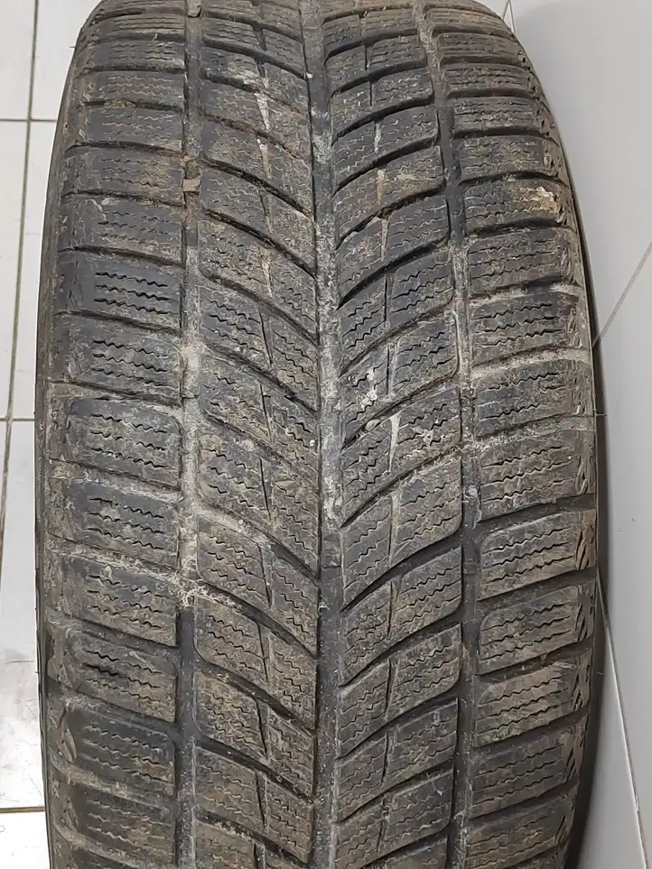 BMW X5 E70 (2006 - 2013) 27540R20 Зимняя шина R20 — фото 1