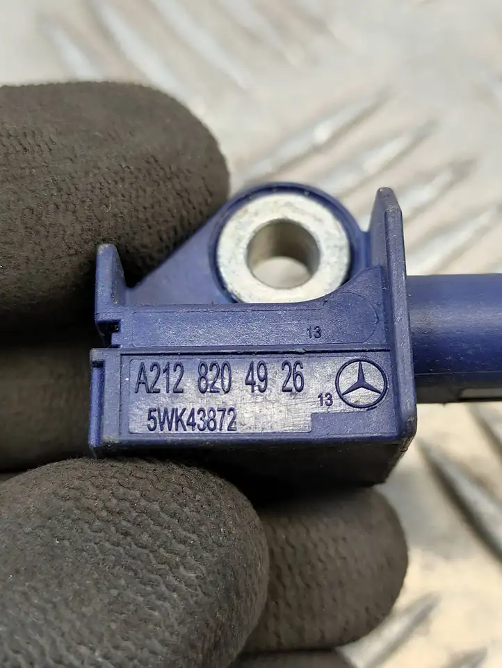 Mercedes-Benz C W204 (2007 - 2014) A2128204926 Датчик удара SRS — фото 2