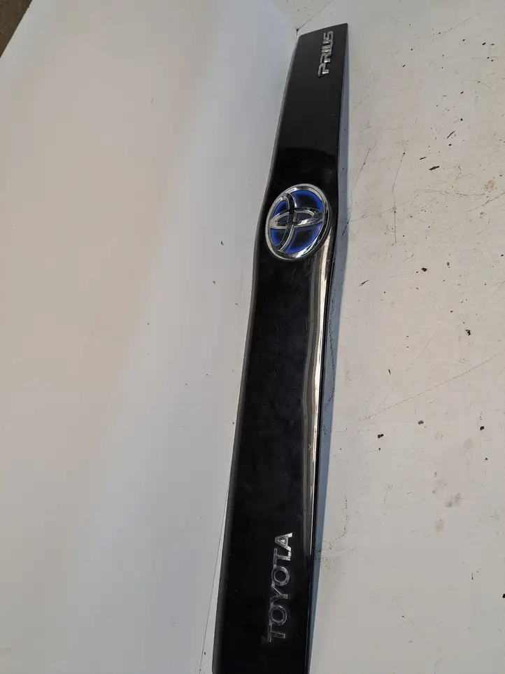 Toyota Prius (XW30) (2009 - 2015) 7680147070 Подсветка номера — фото 7