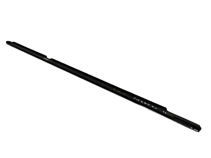 Volkswagen Tiguan (2007 - 2011) 5N0839475F Накладка стекла задней двери — фото 4