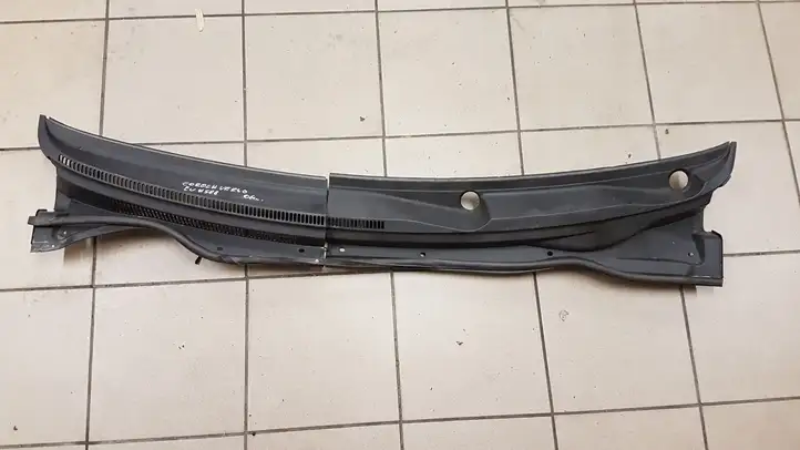 Toyota Corolla Verso AR10 (2004 - 2009) 557820F010 Жабо стеклоочистителей — фото 1