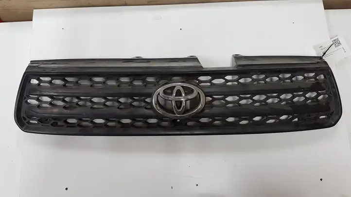 Toyota RAV 4 (XA20) (2000 - 2005) 5311142070 Передняя решетка — фото 1