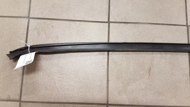 Opel Astra J (2009 - 2012) 498166255 Накладка стоек лобового стекла — фото 2