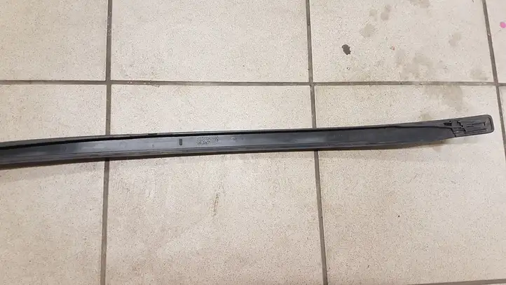 Opel Astra J (2009 - 2012) 498166255 Накладка стоек лобового стекла — фото 3