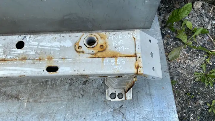 Toyota Avensis T270 (2009 - 2012) Передняя балка бампера — фото 3