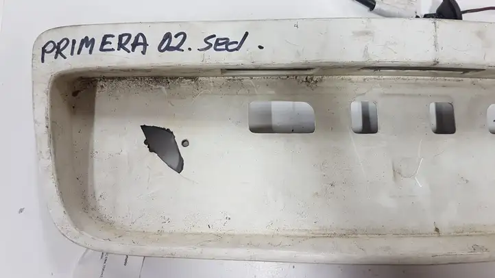 Nissan Primera (2001 - 2008) 84810AU300 Подсветка номера — фото 4