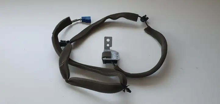 Nissan Qashqai (2013 - 2017) GPS антенна — фото 1