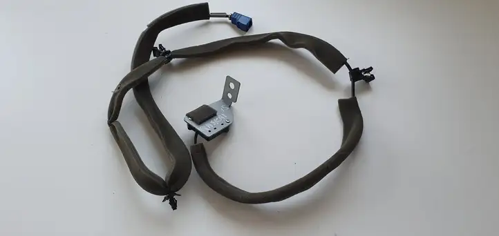 Nissan Qashqai (2013 - 2017) GPS антенна — фото 2