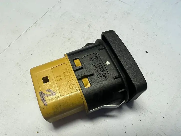 Ford Focus (2011 - 2015) 6M2T14529DA Кнопка стеклоподъемников — фото 3