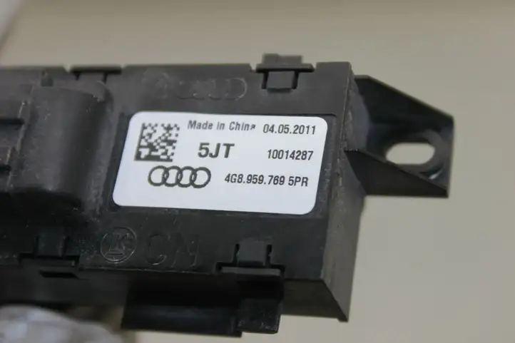 Audi A7 S7 4G (2010 - 2014) 4G8959769 Включатель (включатели) памяти — фото 3