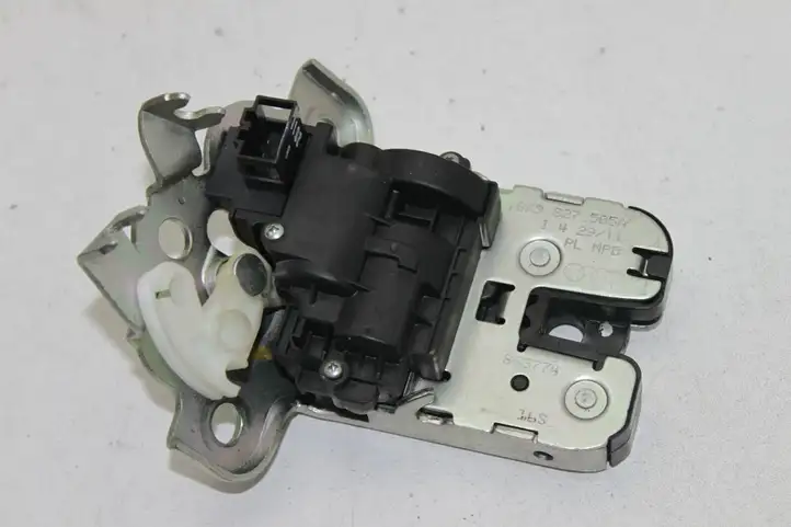 Audi A7 S7 4G (2010 - 2014) 8K9827505A Замок крышки багажника — фото 2