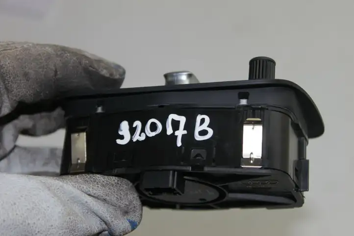 Audi A6 C7 (2011 - 2014) 4G0941531L Включатель фонарей — фото 4