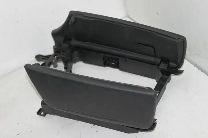 BMW 5 F10 F11 (2009 - 2016)  921687014 Подлокотник