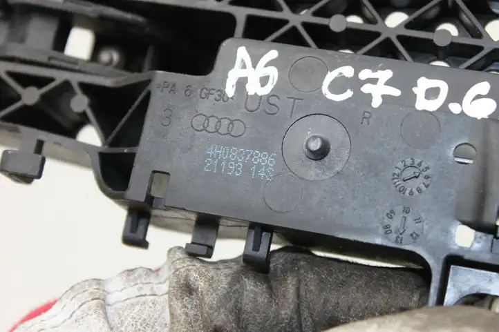 Audi A6 C7 (2011 - 2014) 4H0837886 Наружная ручка задней двери — фото 4
